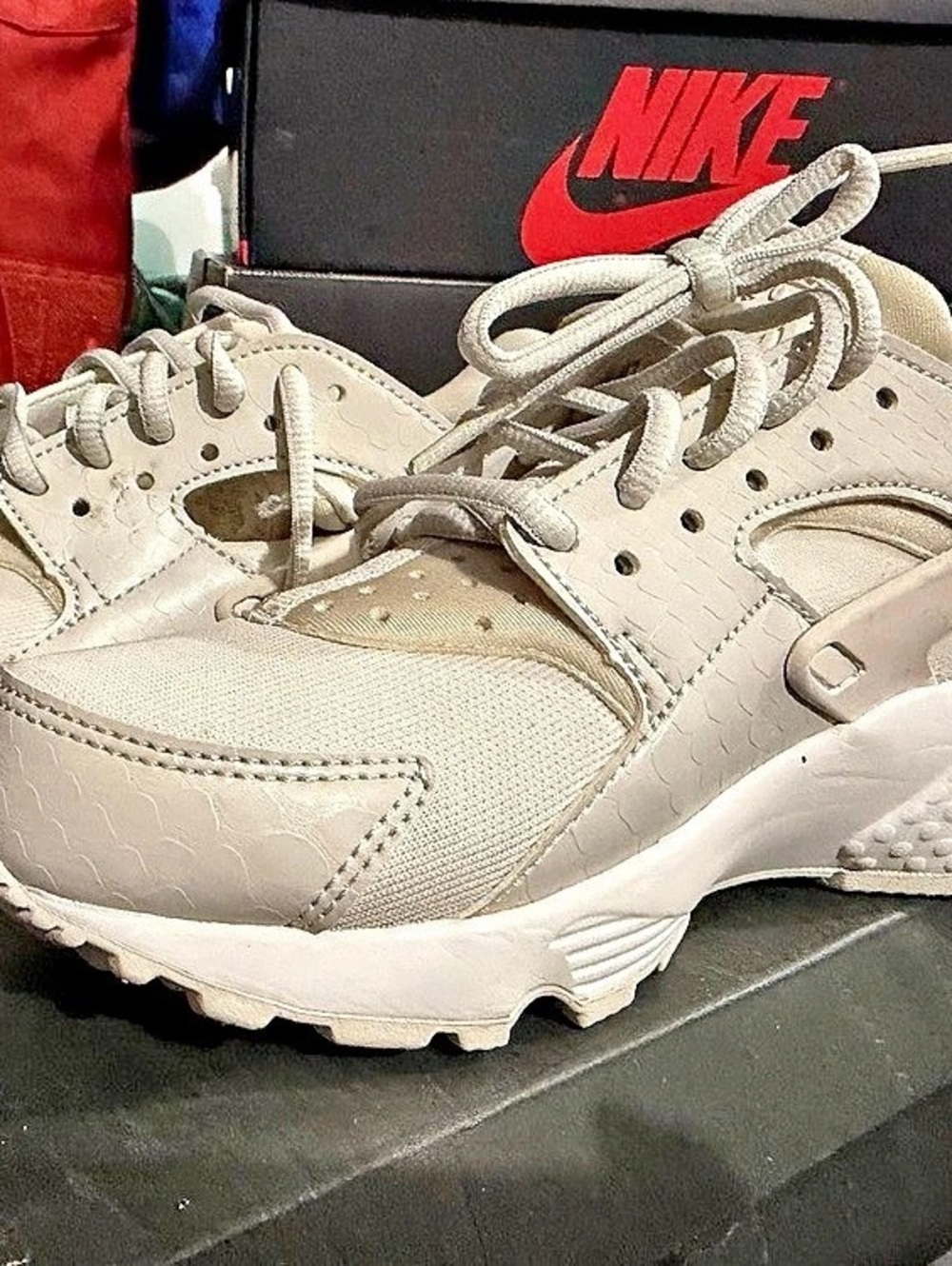 Nike Air Huarache Women's White Sneakers Like New